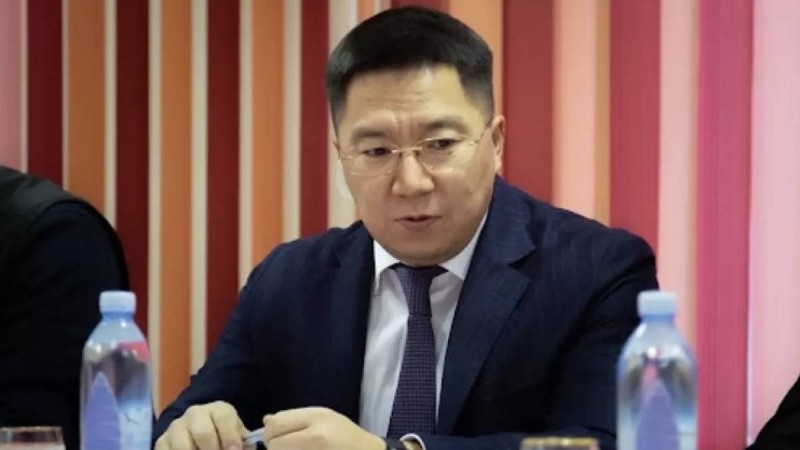 Астанада 1 миллиард теңге жымқырды деген күдікпен ұсталған Болат Мажағұловтың соты басталды