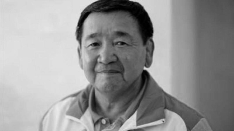 Жақсылық Үшкемпiров қайтыс болды