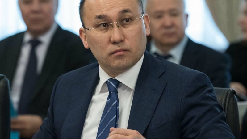 Кедейлер барып, хоккей ойнамай ма? – Дәурен Абаев