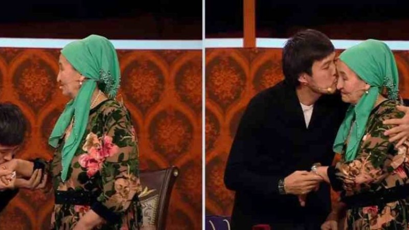 Ердос Қанаев елдің алдында анасына тосынсый жасап қуантты - Қазақстан жаңалықтары