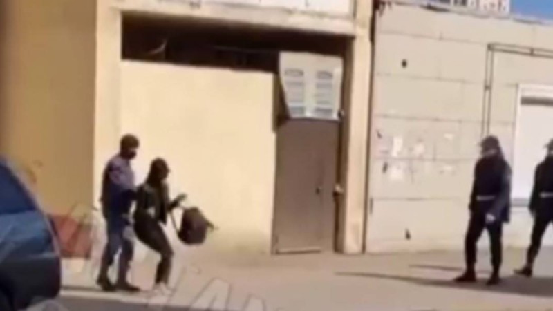 Қызды тұтқындап жатқан видеоға Нұр-Сұлтан қаласының полициясы түсініктеме берді - Қазақстан жаңалықтары