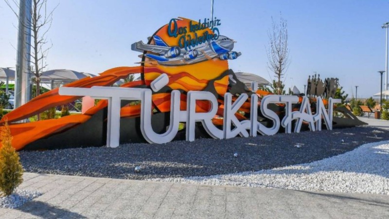 Әр ресторанға полицияға қойдырған Шөкеев Түркістанды "жасыл" аймаққа өткізді