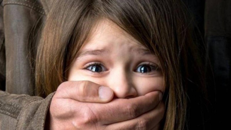 Павлодарда 16 жастағы жасөспірім көрші қыздарды зорлаған