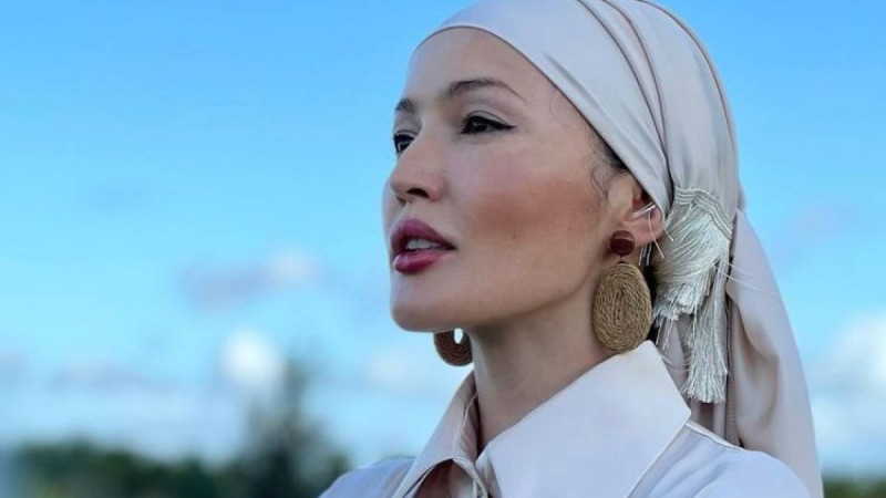 Қартайыпсыз: Кәмшат Жолдыбаева киініп шықты