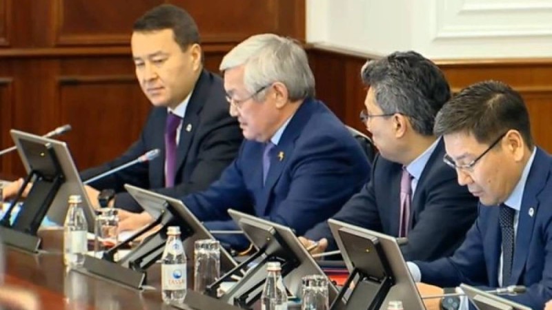 Қордайдағы қақтығыстан кейінгі үкіметтің бірінші отырысы