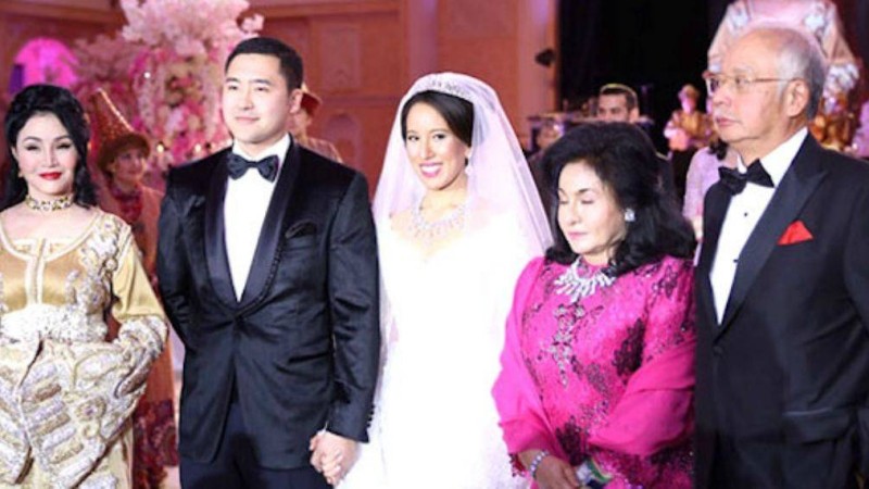 Қазақ құдасы бар Малайзияның экс-премьер-министрі түрмеге қамалды: "Қымбат мүлікті қазақстандық күйеу балам сыйға тартты"