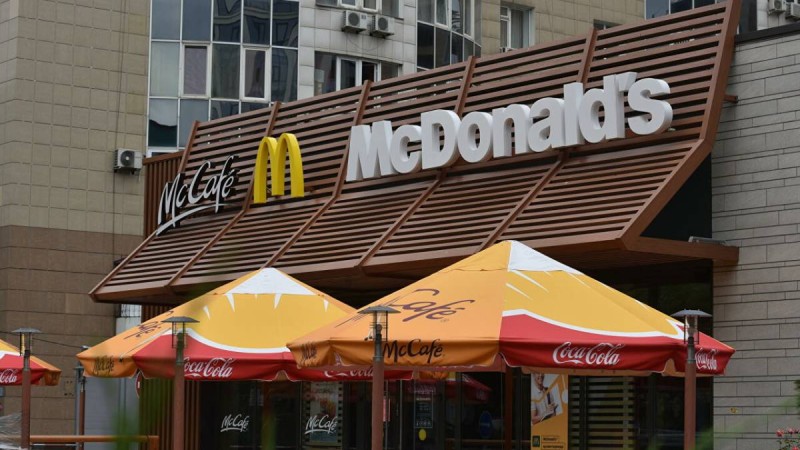 Назарбаевтың құдасына тиесілі McDonaldʼs қызметін уақытша тоқтатты