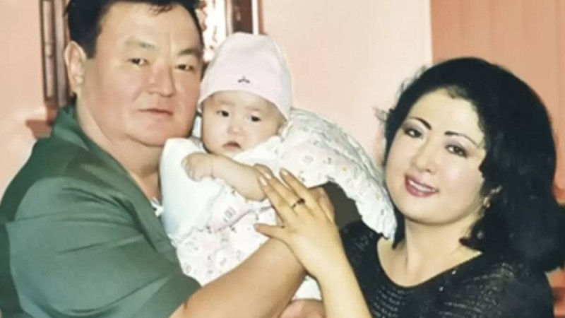 “Мені қарғап, көргісі келмеген” - Мақпал Жүнісова неліктен Заманбек Нұрқаділовке қойылған ескерткіштің ашылуына қатыспағанын айтты