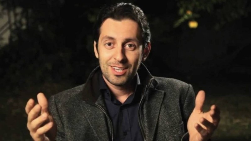 «Мүшесін кесіп, Өзбекстанға жібересіздер ме?». Америкалық комик қазақтарды жылқы жегені үшін мазақ қылды