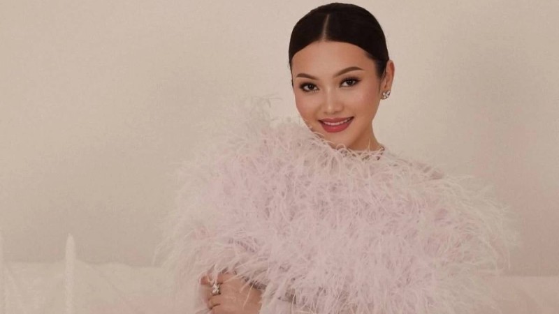 "Сұрағанымның бәрін берді": 40 жасқа толған Ерке Есмахан желіде жан сырын ақтарды