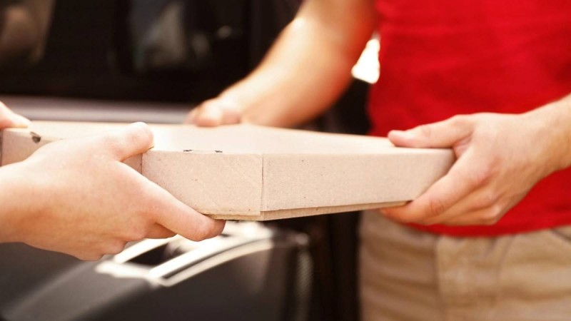 Курьер қызметін пайдаланған 72 отбасы карантинге жабылды - Қазақстан жаңалықтары