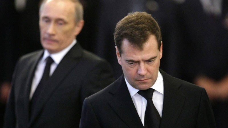 Қуыршақ болудан шаршадым: Медведев Путинге өкпелі