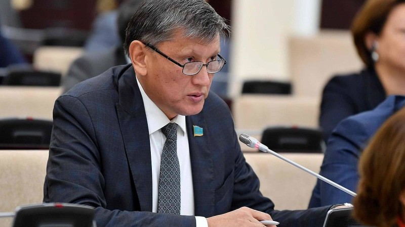 Сенатор педофилдерді ату керек деп мәлімдеді