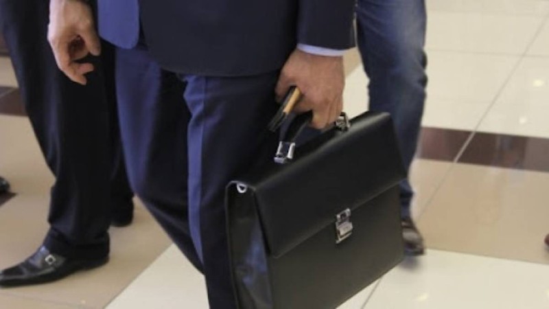 Ұялы телефондары сөндірулі: Депутаттар демалысы қалай өтуде?