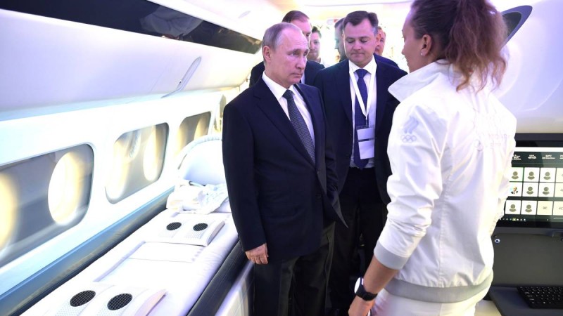 Путинді Түркіменстанда ұшақтан ешкім күтіп алмады (ВИДЕО)