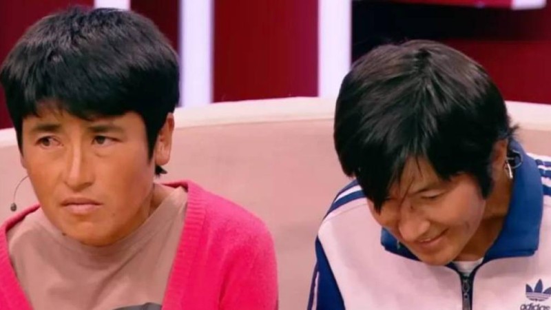 Түркістан облысында жетім қыздарды мал бағып жүрген жерінен тапқан сыныптасына үй берілді