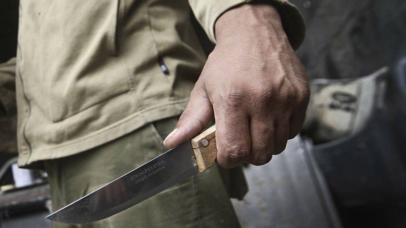 Павлодарда жатақхана тұрғындары дәрігерлерге пышақпен шабуыл жасады - Қазақстан жаңалықтары