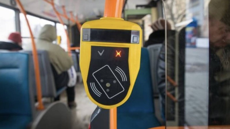 Алматылық жігіт автобус контролерін пышақтап кетті