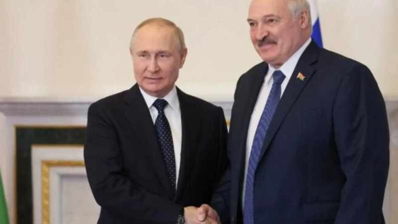 "Сақадай сай отыруымыз қажет": Лукашенко Путинді ядролық қару қолдануға дайын болуға шақырды