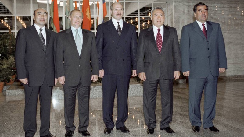 Назарбаев әй, демократ, демократияңды үйіңде жасай бер, бізде нең бар деп айтқан – Асқар Ақаев