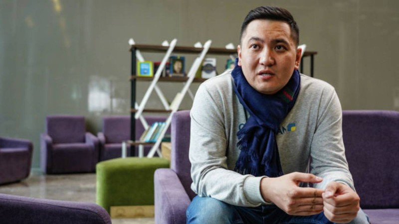 Асхат Садырбай екінші әйелімен неге ажырасқанын айтты