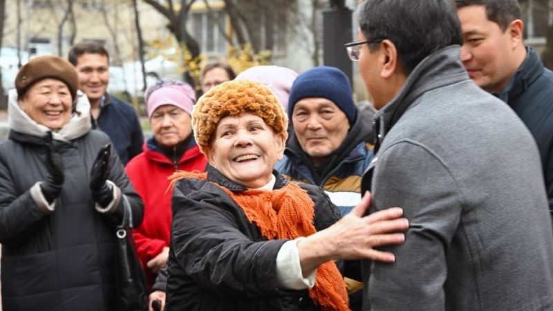 Алматыдағы жаңа заманауи жоба: тұрғындар жаяу жүргіншілер аймағын қалай жүзеге асырды