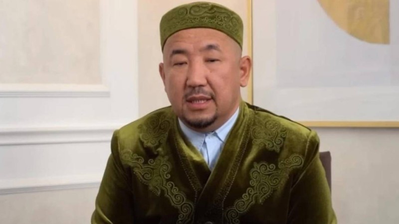 "Бізге олармен күресу керек": Нұрлан имам домбыраны харамға теңеген уағызшы әйелге жауап берді