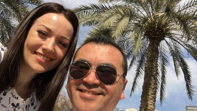 Сейфуллин Жолбарыстың жас әйелі үлкен төсін көрсетемін деп сынға қалды