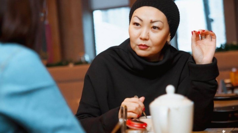 Танымал продюсер Қазақстандағы өміріне наразы адамдарға басқа елге ақшасыз көшіп кетуге кеңес берді