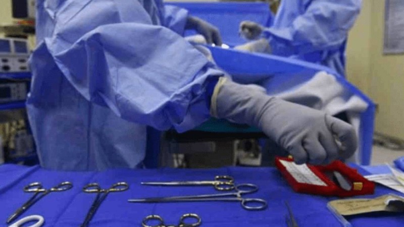 "Үштен бірін кесіп тастаған": Павлодар облысында сүндеттеу кезінде зақым алған баланың ата-анасы дәрігерді жазалауды сұрайды