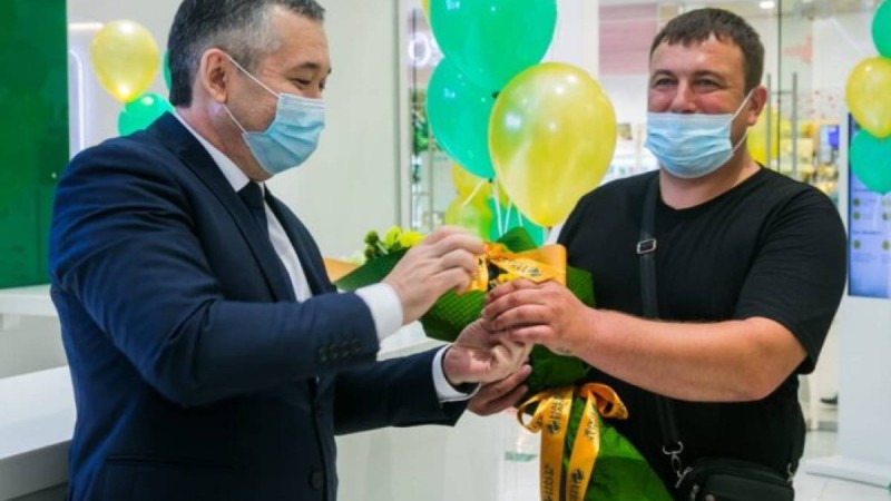 КӨПБАЛАЛЫ ӘКЕ ПӘТЕР ҰТЫП АЛДЫ