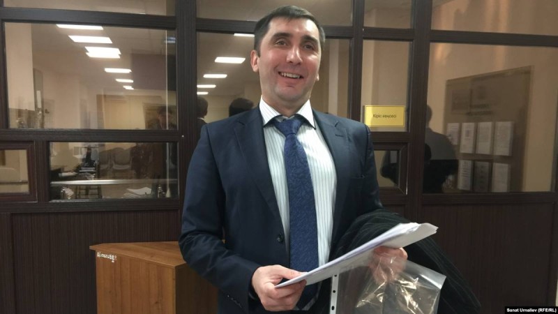 Сот армян көліктерін тіркеу мәселесін айтып жүрген белсендіге айыппұл салды