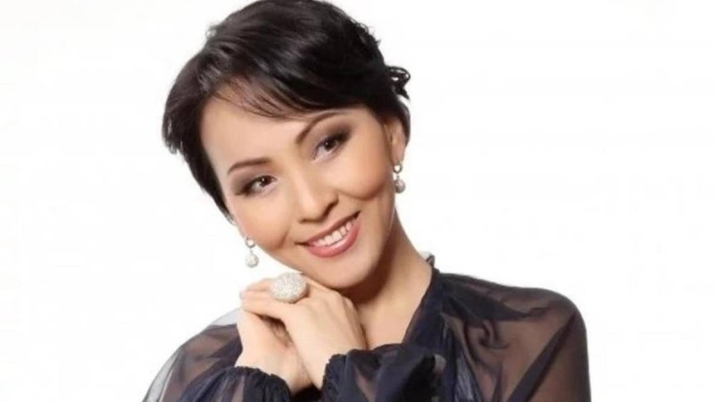 Дулат Исабековтың құшағында жатқан Айгүл Иманбаева сөзге қалды (фото)