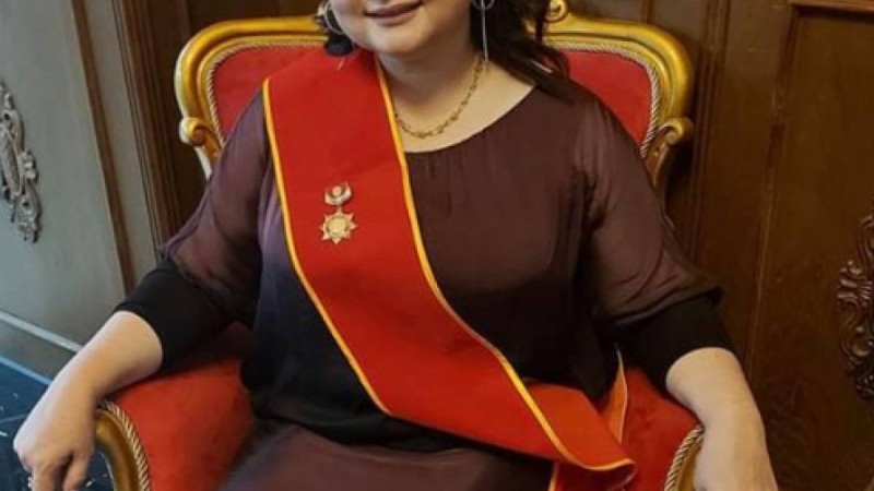 Роза Әлқожа "Қырғыз елінің сахна жұлдызы" төсбелгісімен марапатталды (фото)