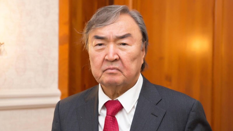 Олжас Сүлейменов Францияның ең жоғары наградасын алды