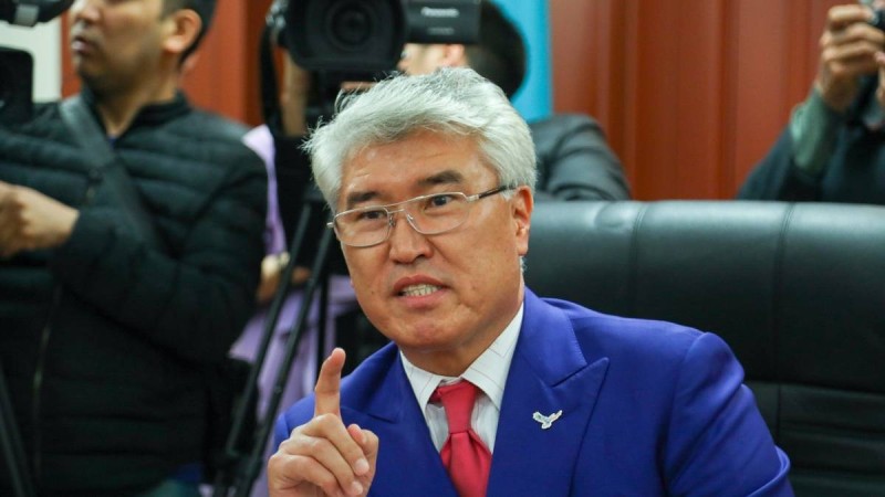Тоқаев Арыстанбек Мұхамедиұлын сынады