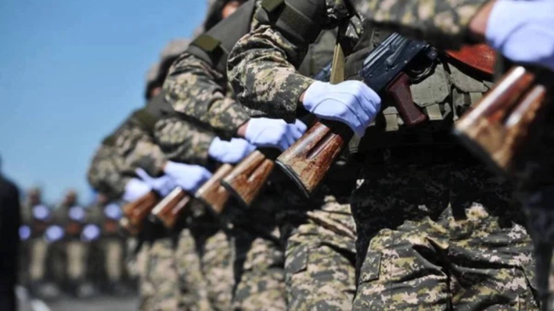 Қазақстанда енді әке болғалы жүрген жігіттер әскерден босатылады