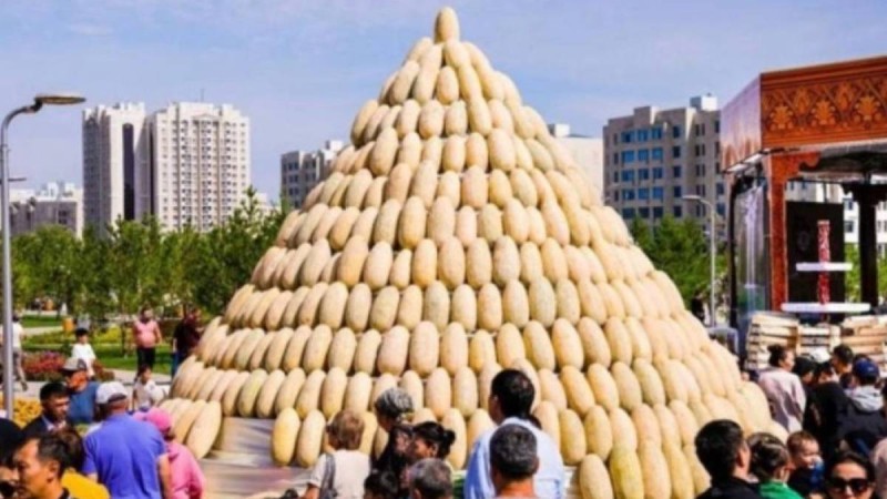 «Тәртіп бұзғандар жазаланады»: Астана әкімі жәрмеңкедегі видеоға қатысты пікір білдірді