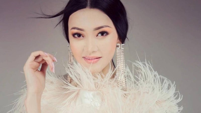 "Ақылдарыңыз өздеріңізге": Ерке Есмахан жеке өмірін сынайтындарға жауап берді