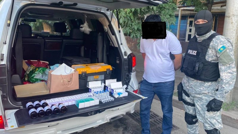 Алматы облысында тапшы дәріні сатқан аурухананың бөлім меңгерушісі ұсталды