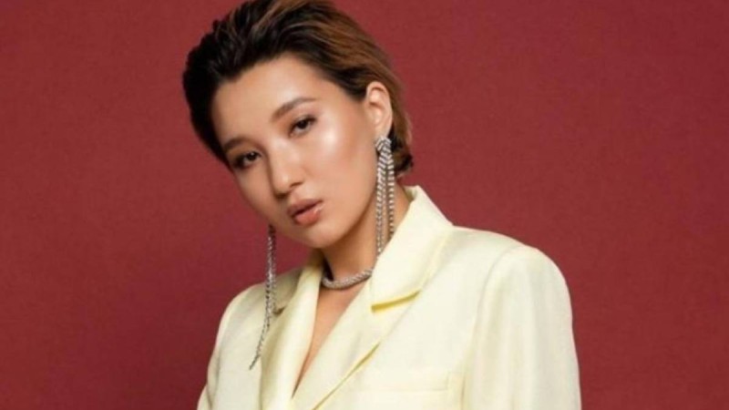 "Ерекше баланы дүниеге әкелдім": әнші Ayree 18 жасында тұрмысқа шыққанын айтып, жан сырын ақтарды