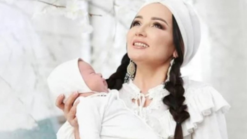 Жазира Байырбекова қызының тұсауын кестірді