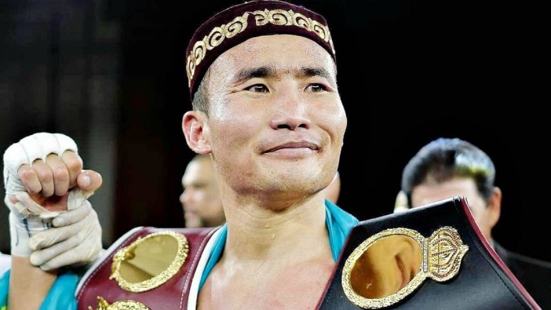 Қанат Ислам намбиялық қарсыласын жеңіп, белбеуін қорғап қалды
Аталған кештің андеркартында да қазақстандық боксшылар жұдырықтасты