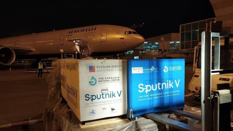 Қытай мен Ресей коронавирус вакцина қорын саяси мақсатта қолданып отыр