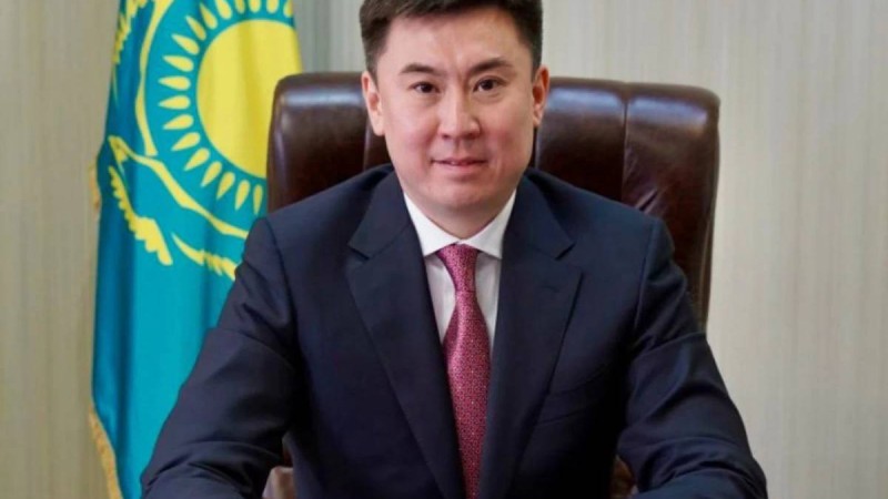 Пәтер мен қымбат жиһаз алған: Бірнеше рет қатаң сөгіс алған Әнуар Күмпекеев Көкшетау әкімі болып тағайындалды