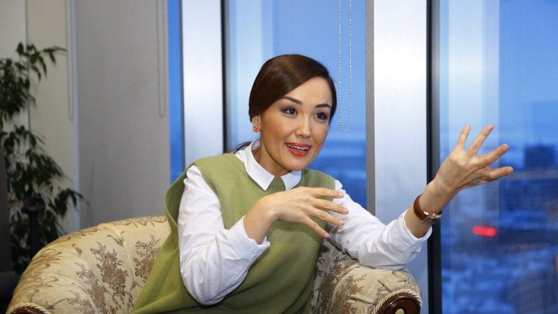 Ләйлә Сұлтанқызы 500 мың теңге сыйға тартқан әзілкеш кім?