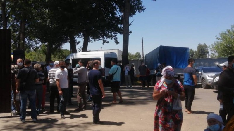 Алматыда мәйітхана алдындағы кезек жұртты шошытты (ВИДЕО)