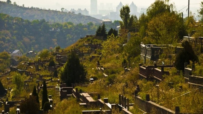 Кеңсайдағы жер қазуымен 350 мың, көлік 85, морг 25 мың теңге: Танымал тележүргізуші ауыр кезеңде жерлеу рәсімінің қымбаттығына назар аударды