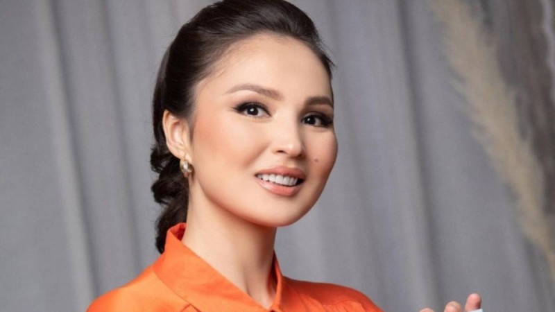 "Тыңдап отырып, ұялдым" - қыз ұзатқан Жұлдыз Абдукаримова сынға қалды