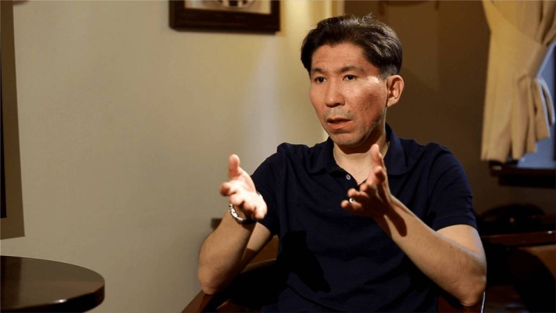 Досым Сәтпаев: «Билік жөнсіз уәде беруін тоқтатып, дәріні тегін таратсын»